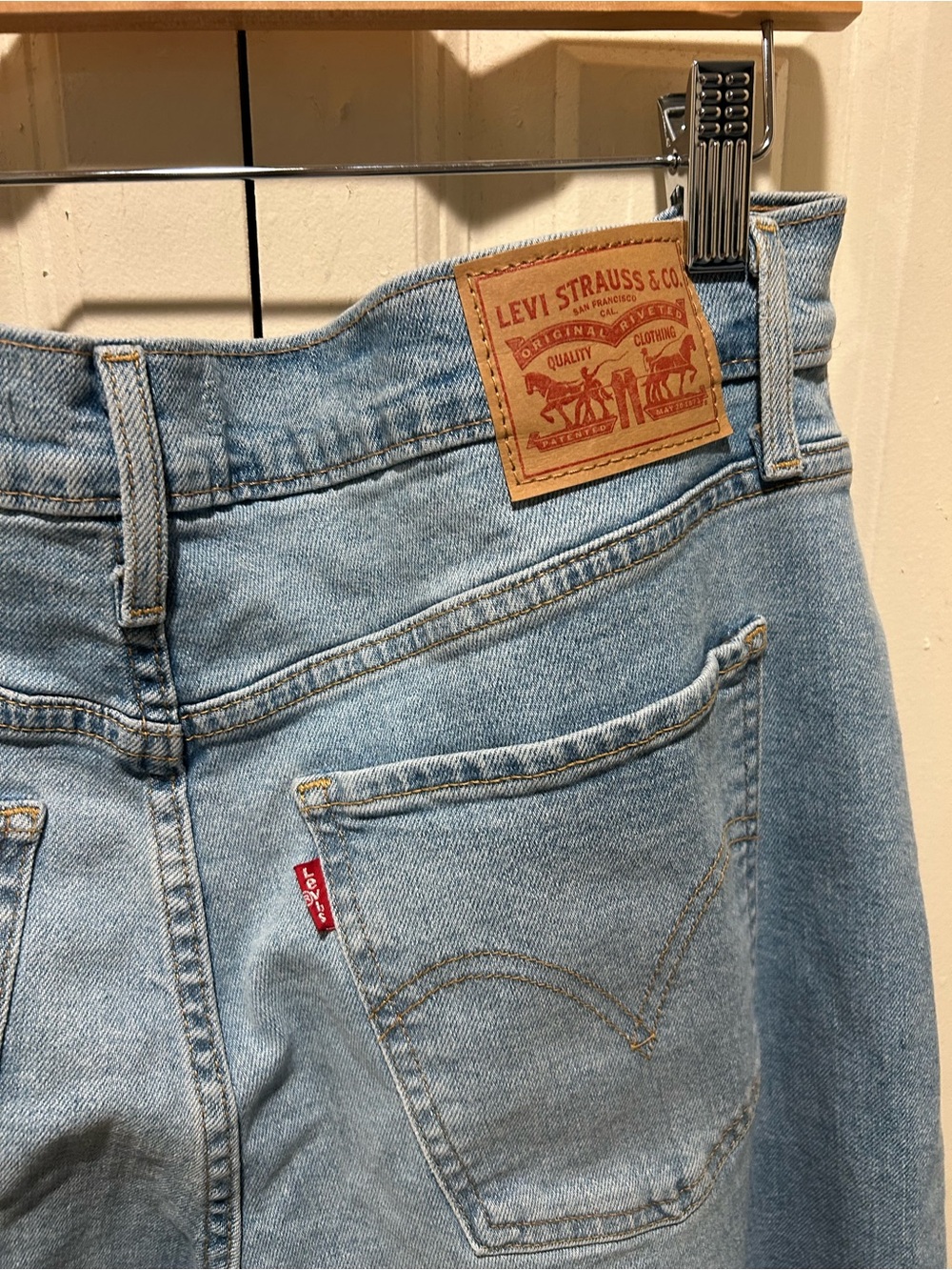 New Levi’s Wide Leg High Rise Jeans , size 32 - Picture 5 of 7